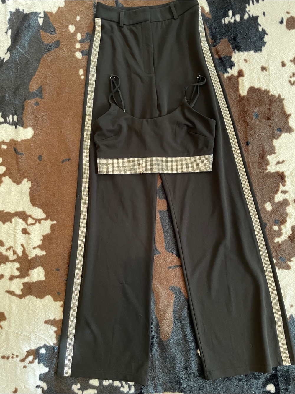 “Shop 17” Black Wide-Leg Pants with Metallic Side Stripe & Matching Crop Top!